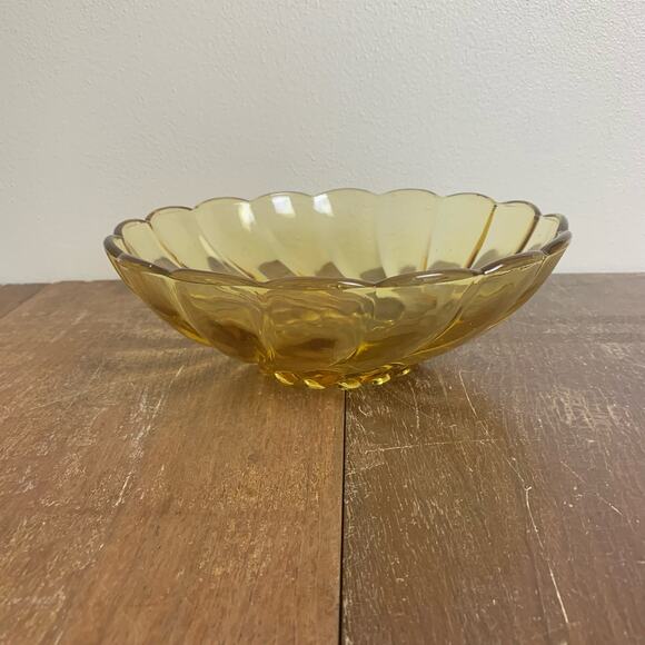 Hazel Atlas Art Glass Amber Optic Colonial Seashell Swirl Serving Bowl - Picture 3 of 7